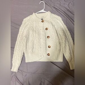Sweater universal threads